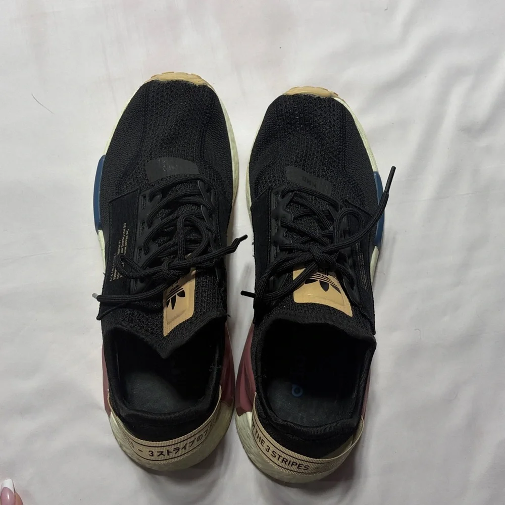 Adidas NMD R1 V2 Core Black 2022 Shoes size 7